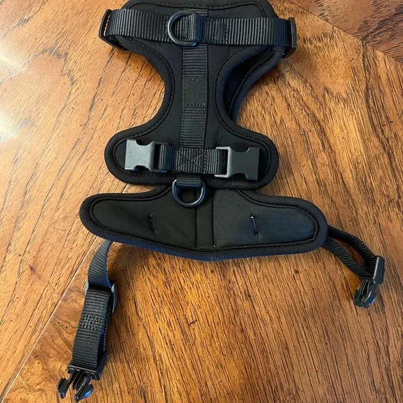 Black Dog Harness - Picture 3 of 3